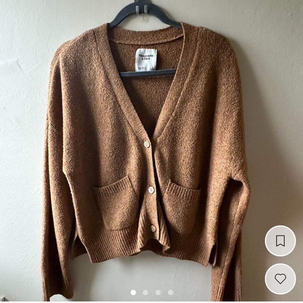 Abercrombie classic short cardigan